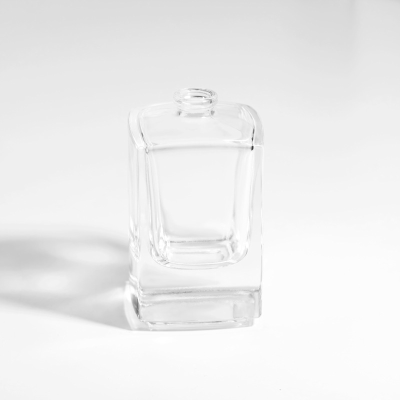厚底ガラスボトル 50ml 香水ボトル スクエア厚底スプレーボトル 新型 ABS 加重蓋を供給します。|undefined