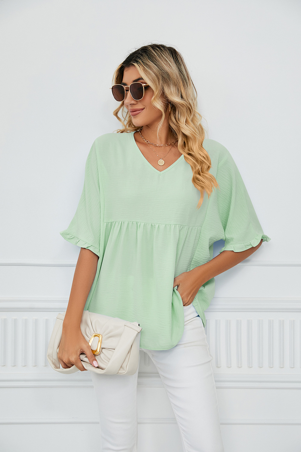 Γυναικεία ρούχα με μασίφ λαιμόκοψη σε φαρδιά πλισέ πάνελ με μεσαίο μανίκι μπλούζες σιφόν_voghion.com