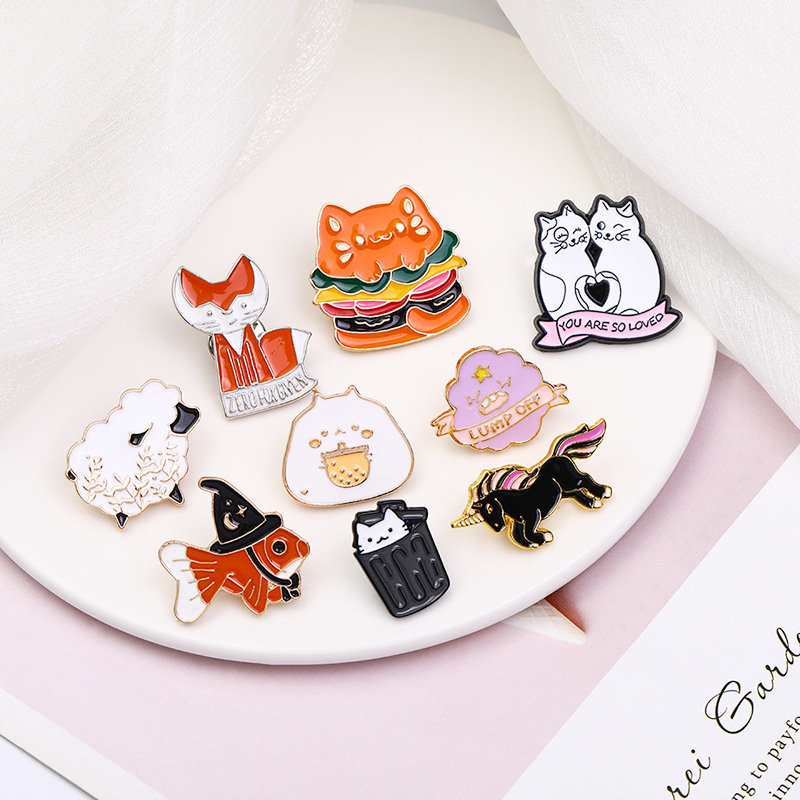 Amazon Hot Selling Creative Cartoon Brooch Niche Design Ins Halloween Series Metal Badge Factory Direct Sale