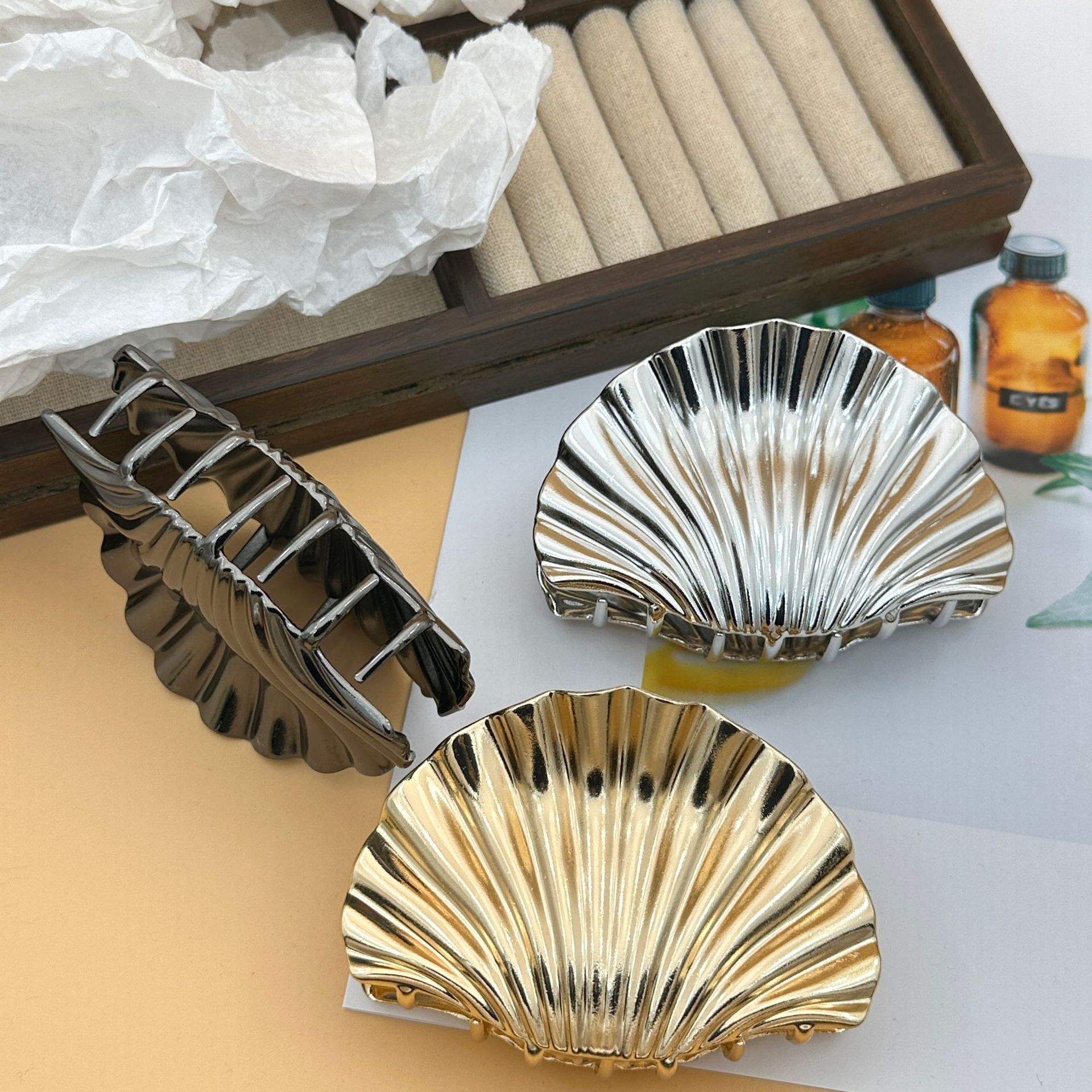 国境を越えた貝殻ヘアピン金属後頭部クリップ欧米風環境保護ヘアピン個性ネット紅風頭飾りサメクリップ