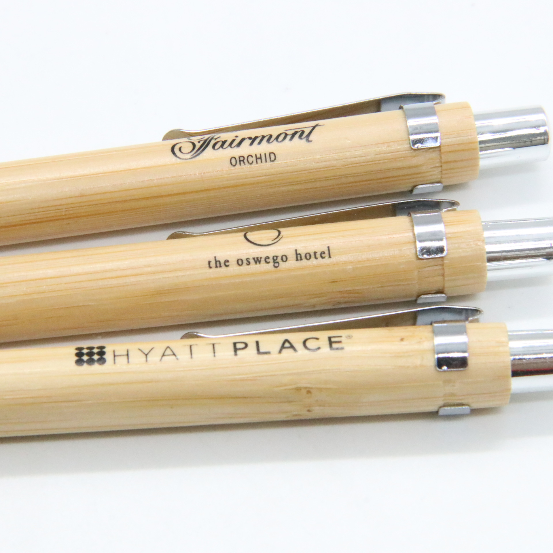 Bolígrafo bolígrafo pluma de bambú al por mayor publicidad de prensa puede láser logo en stock publicidad al por mayor de bambú push