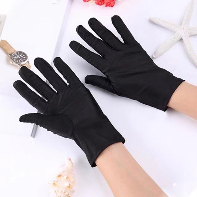 Lace Costume Gloves with Hair Accessory, White One Size Roleplay Pair — detail image 5