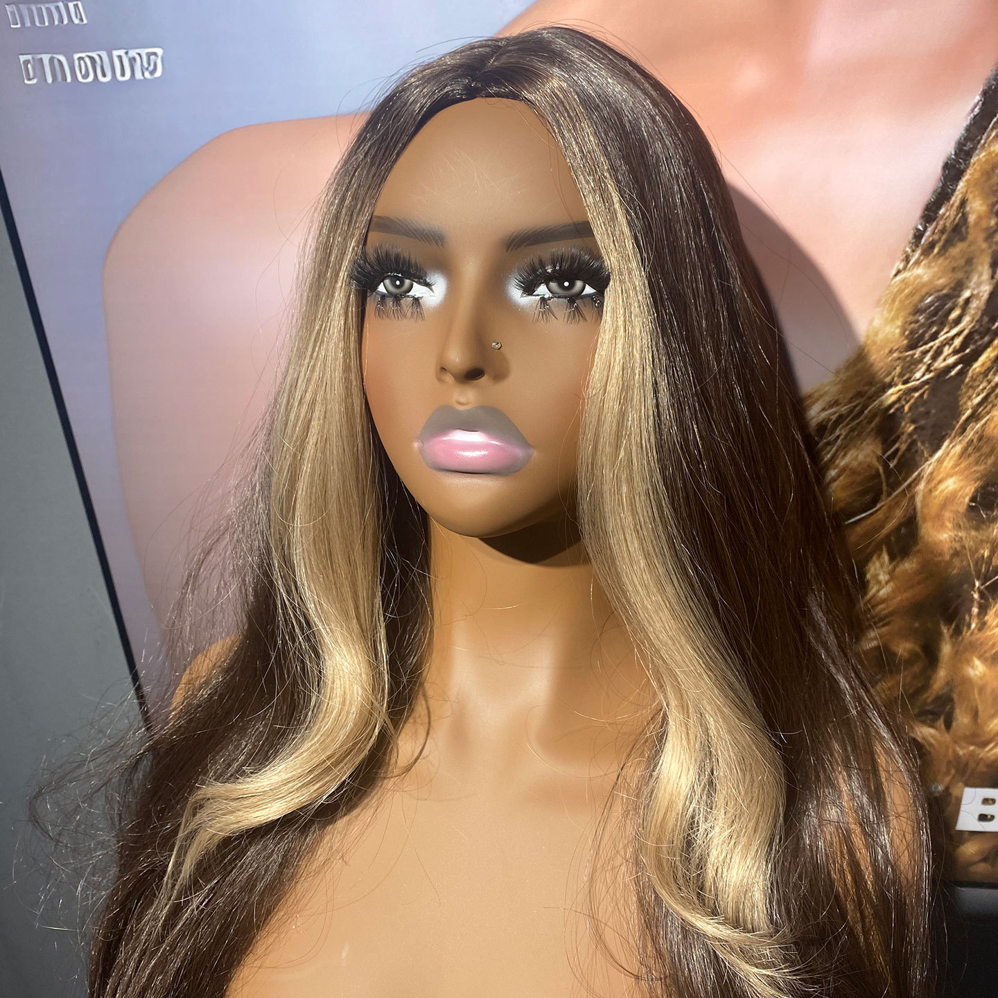 Europeos y estadounidenses pelucas muestran cabeza de modelo de PVC maniquí cabeza de ventana accesorios maniquí cabeza