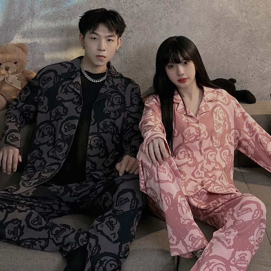 Coreano ins oso pareja pijama mujer primavera y otoño de manga larga seda de hielo delgada hombre imitación de seda ropa para el hogar verano