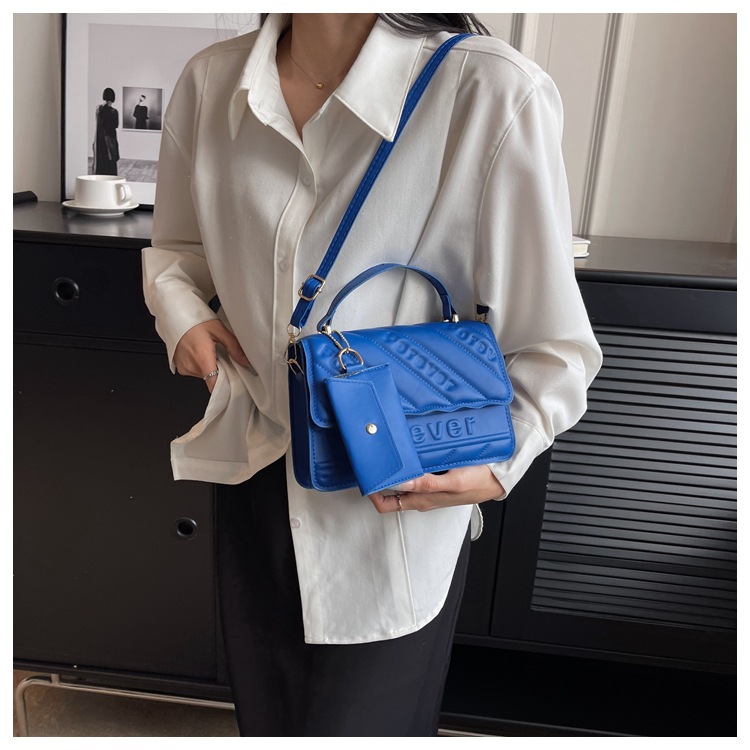 Women's Medium Pu Leather Solid Color Preppy Style Classic Style Square Magnetic Buckle Shoulder Bag display picture 7