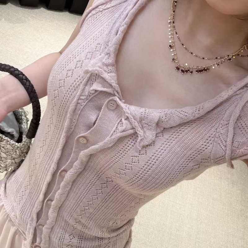 In-Stock Pala Zhong Chuxi Celebrity-Inspired Designer Style Sweet and Elegant Flutter Sleeve Knit Top for Women In-Stock Pala Zhong Chuxi Celebrity-Inspired Designer Style Sweet and Elegant Flutter Sleeve Knit Top for Women