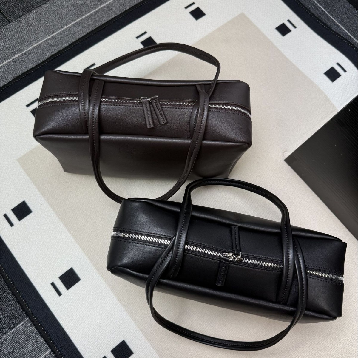 2025 New Row Old Money Style Astra Bowling Lambskin Shoulder Bag Versatile Commuter Large Capacity Boston Bag For Women - Thumbnail 5