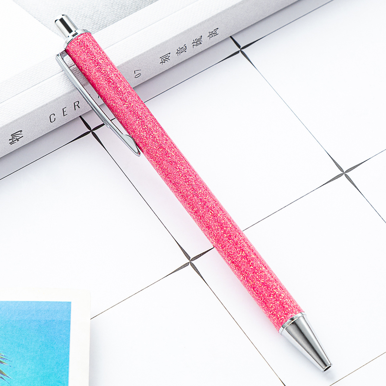 Presione el bolígrafo de aceite de metal creativo polvo de oro sequinado logotipo de impresión de regalos bolígrafo multicolor al por mayor