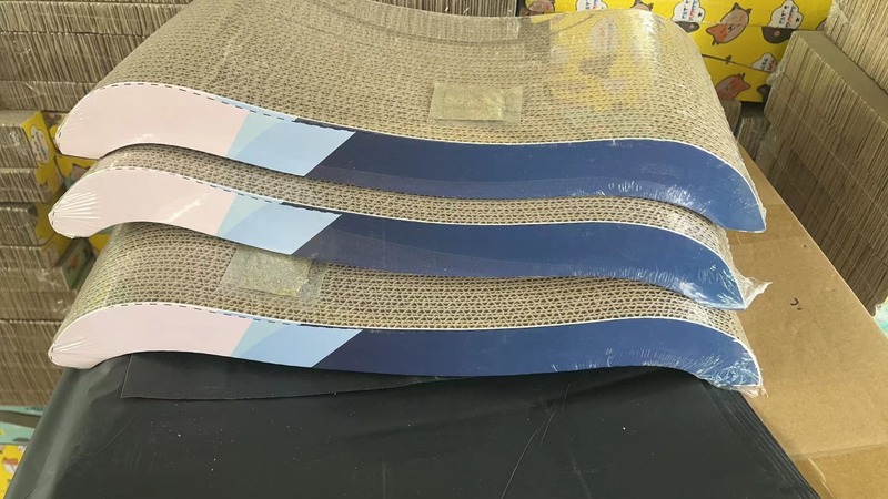 ペット用品のメーカー直販、傷つきにくい爪と大きな段ボール猫スクラッチボード、漫画の欠けにくい猫のおもちゃ卸売|undefined