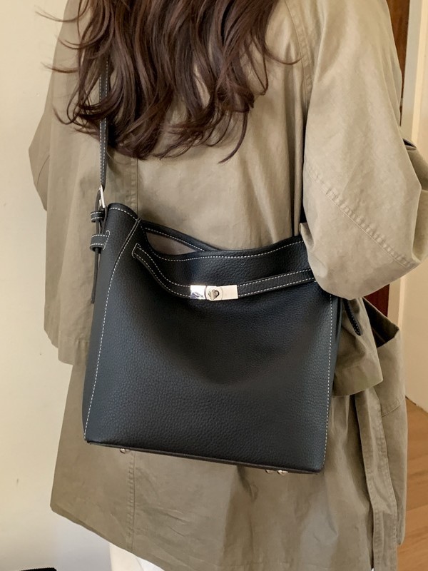 Alta sensación de nicho coreano bolso de mujer venta caliente nuevo lujo ligero moda gran capacidad mochila de hombro