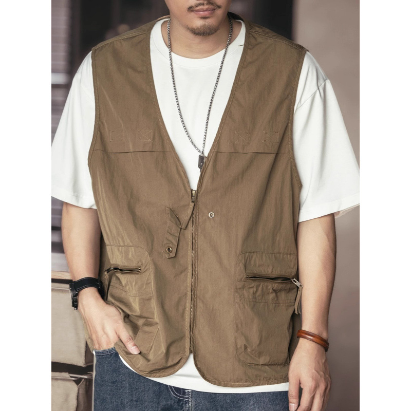 Japanese retro workwear vest for men, summer thin style, trendy outdoor mountain style, multi-pocket sleeveless vest jacket.