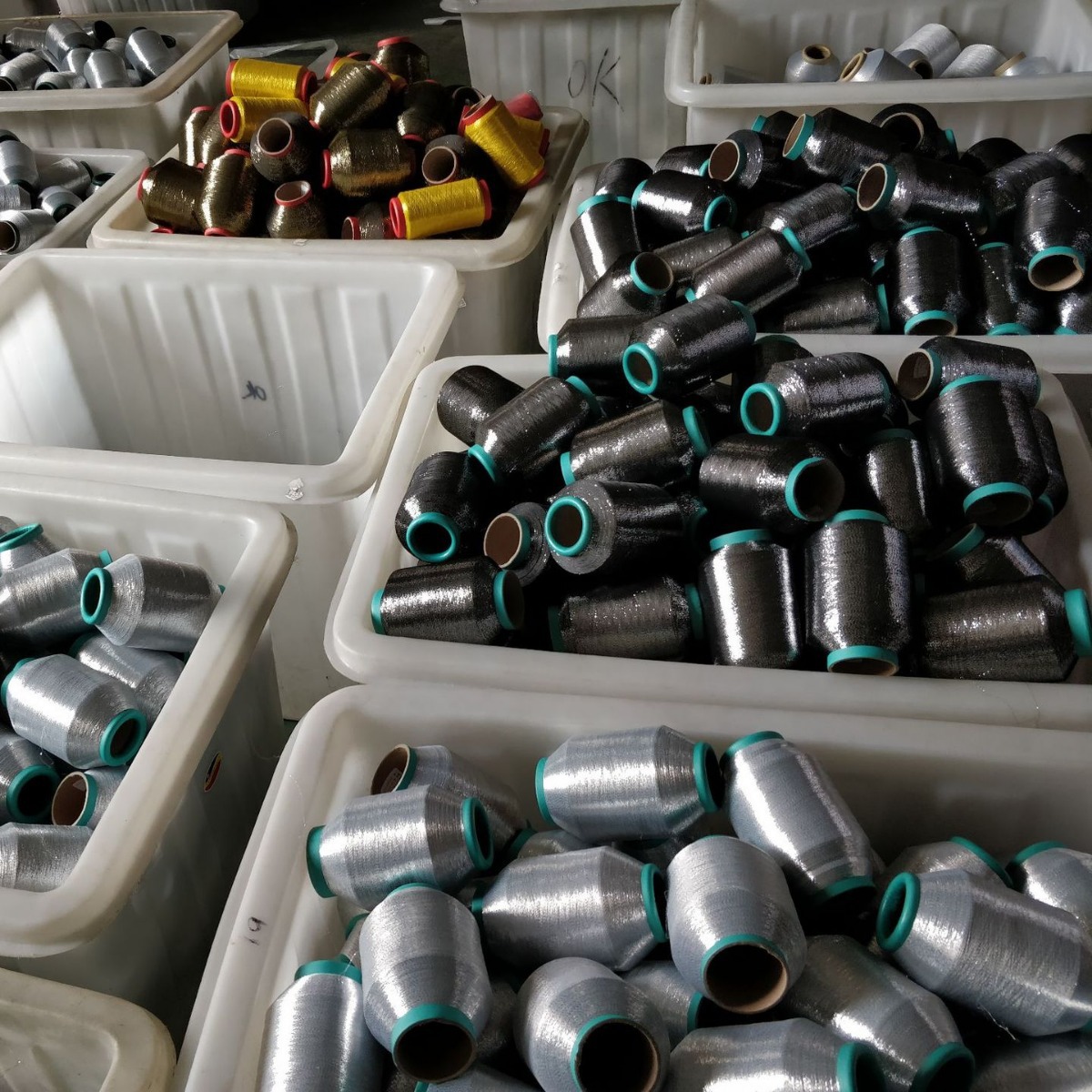 针织罗纹扁状闪亮彩片包裹线五彩水晶丝亮线彩虹色幻彩反光亮丝线