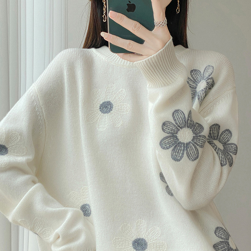 新款秋冬100羊毛女圆领毛衣舒适软糯套头内搭手工钩花刺绣打底|undefined