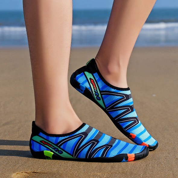 2026 zapatos de natación al aire libre de verano para hombres y mujeres zapatos de retroceso de arroyo zapatos de esnorkel de playa al aire libre zapatos de nadar rápido seco retroceso de arroyo pegatinas ligeras