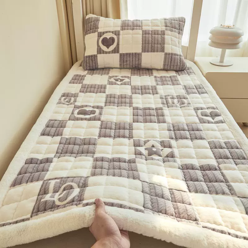 冬季学生宿舍牛奶绒床垫褥子家用榻榻米加厚床盖软垫批发被褥