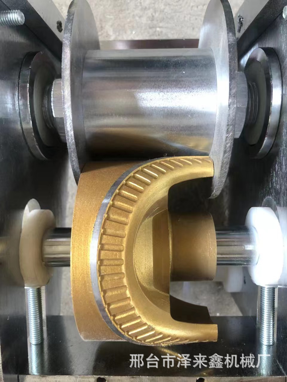 Comercial 80-tipo máquina dumpling automática pequeña máquina dumpling exportación Comercio exterior samosha Curry dumpling pot pasta máquina dumpling