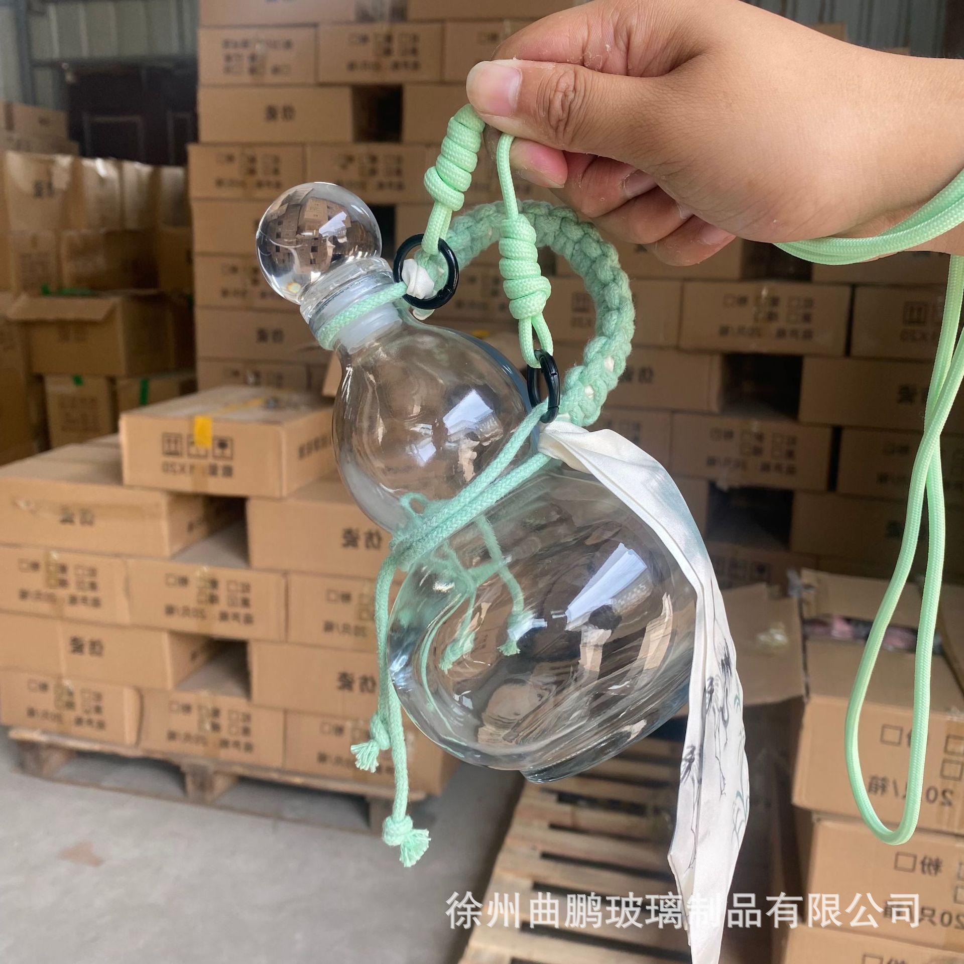 투명 병 + 손잡이 끈 + 태슬 장식 + 어깨끈; 맞춤 색상