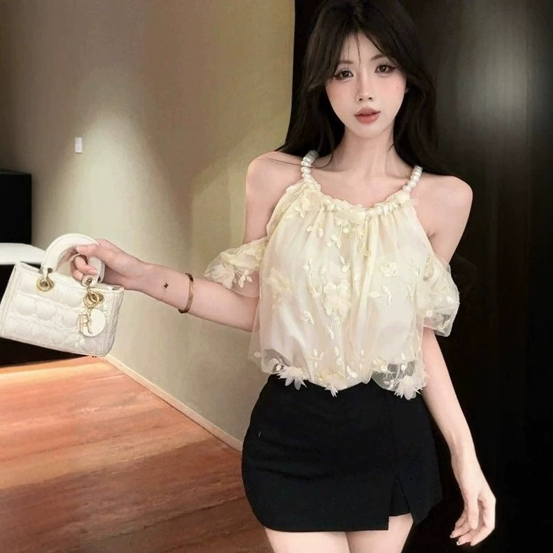 Чистый и элегантный женский топ с лямкой на шее и жемчужной цепочкой, топ с открытыми плечами с нишевым принтом, уникальный и шикарный топ