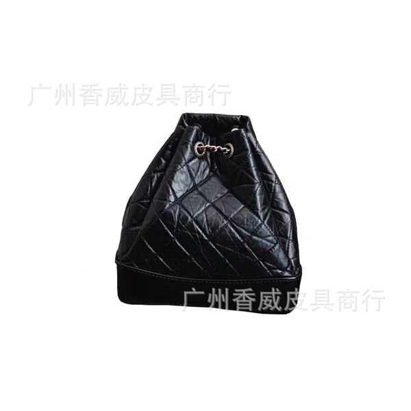 Capacious retro one-shoulder bag with diamond pattern