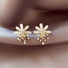 2022新款气质花朵珍珠耳环925银针耳钉女夏季小众设计高级感耳饰