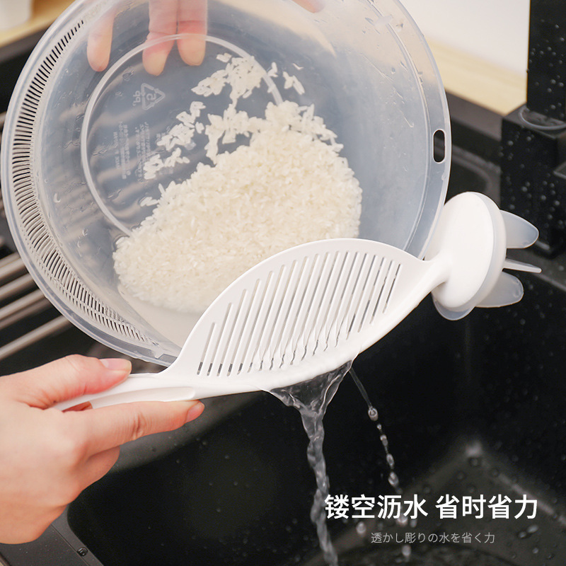 日本進口淘米器家用不傷手淘米勺廚房多功能帶擋板塑料瀝水淘米棒