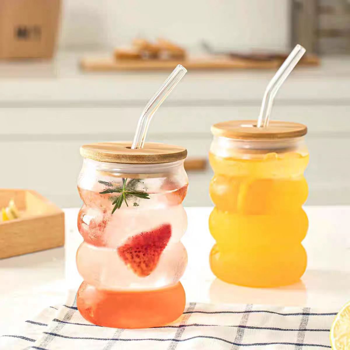 Cute oruga alta borosilicona taza de vidrio transparente resistente a altas temperaturas cubierta de bambú paja taza de café taza de té de leche taza de vidrio taza de agua