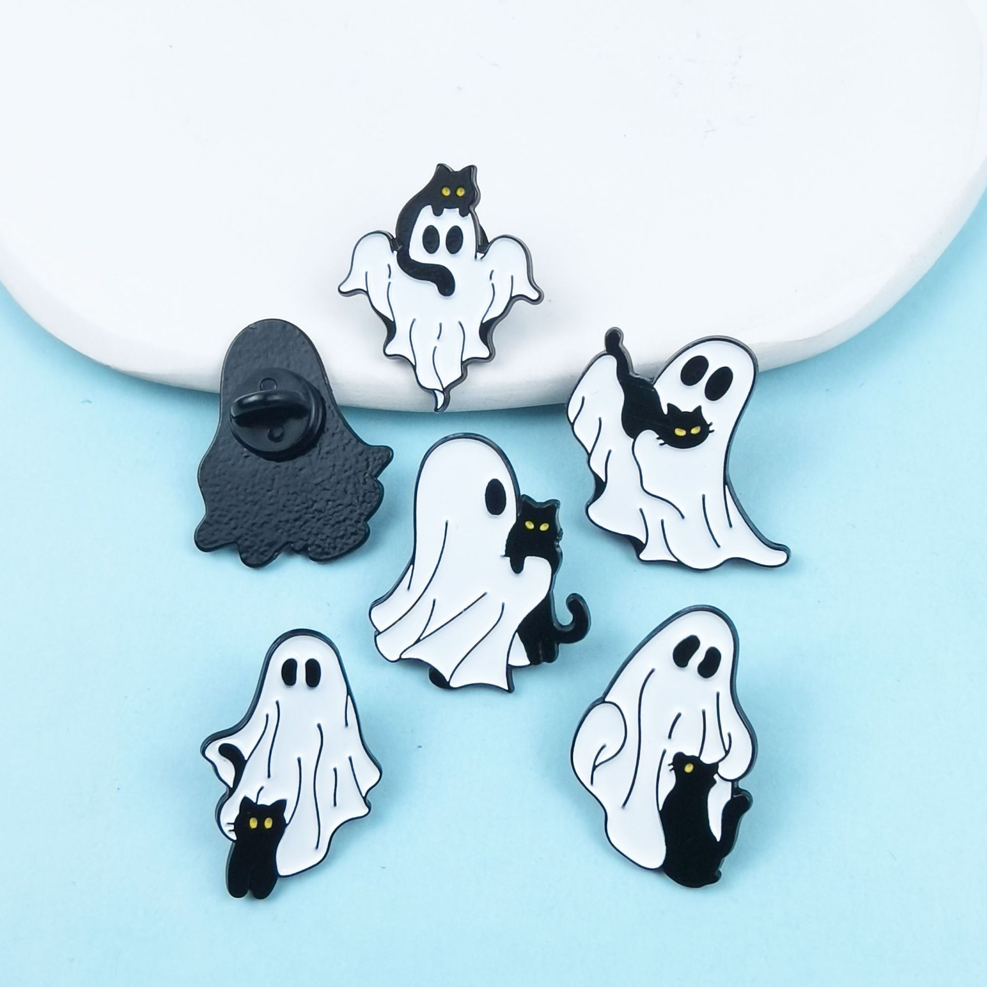 Broche fantasma de gato negro de Halloween europeo y americano personalidad estilo divertido accesorios de ropa insignia joyería de aleación de bricolaje