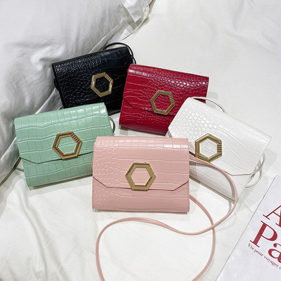 一件代发2020冬季韩版鳄鱼纹配色几何五金磁扣小方包单肩斜跨女包|ru