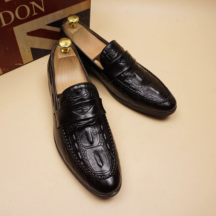 Весенне-летняя новая модная мужская обувь, корейские кожаные туфли, повседневная обувь с острым носком, ленивые туфли без шнуровки, мужская обувь на внутренней высоте