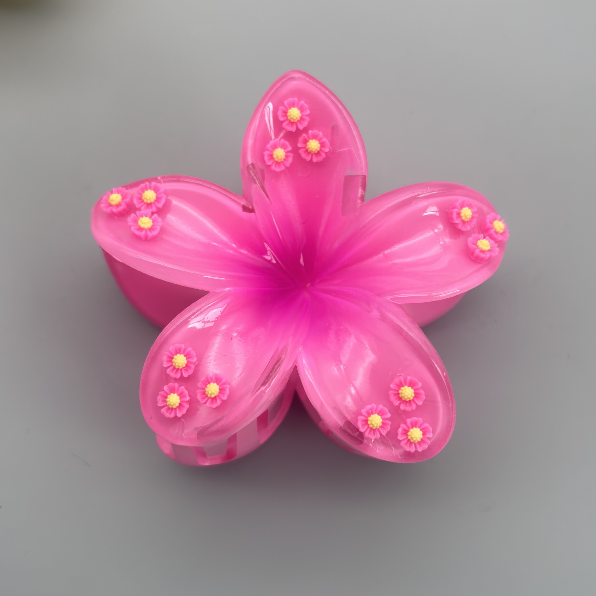 Pinza de pelo acrílica con flor de plumeria para mujer, accesorio de alta gama, pinza de tiburón, pinza de pelo cruzada para el verano.