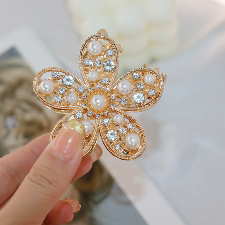 Alloy Material IG Style Elegant Sweet Women's Flower Fish Shark Alloy Rhinestones Pearl Hair Clip Hair Claws