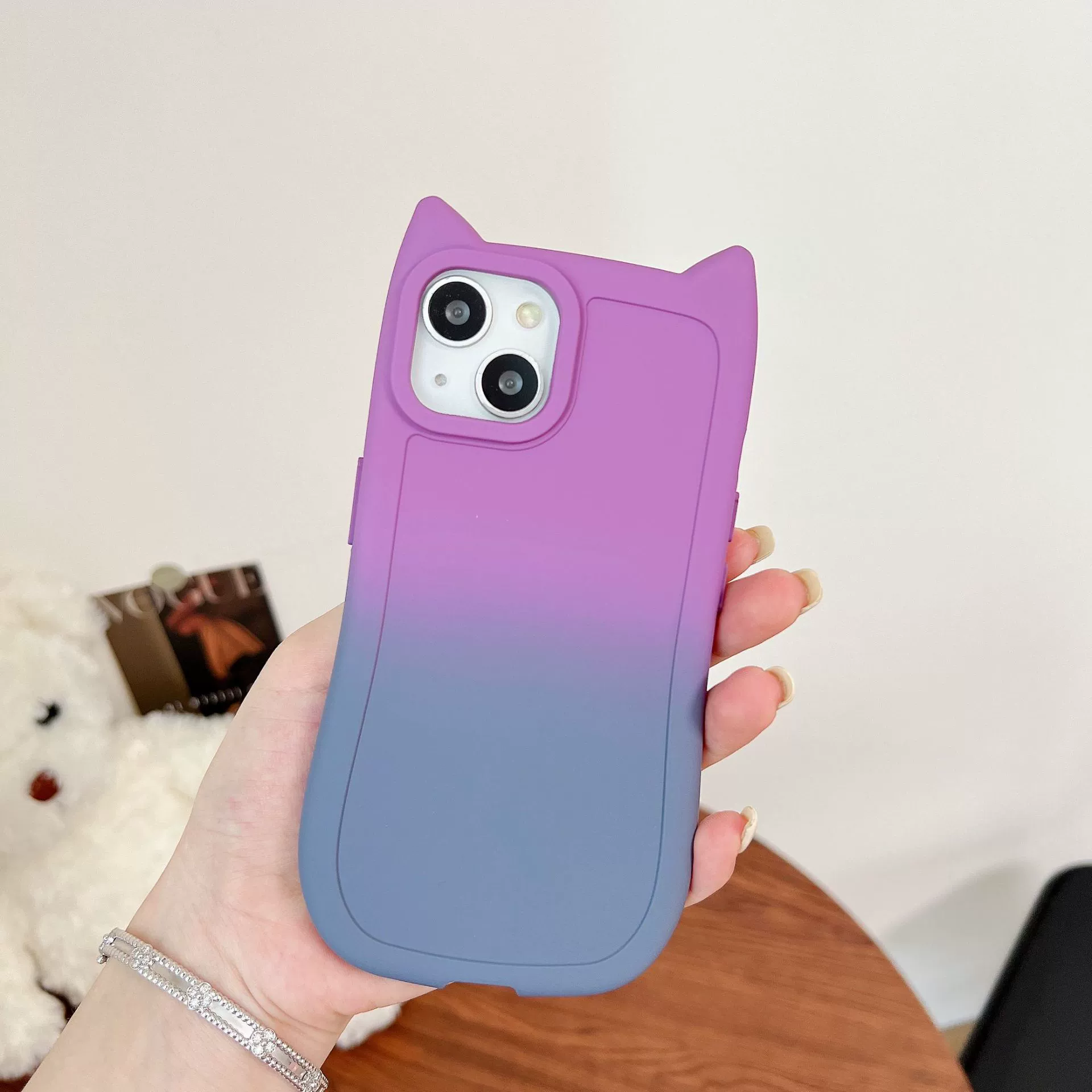 Защитный силиконовый чехол двухцветного градиента для iPhone 15 Pro / Pro Max - ударопрочный, защита при падении