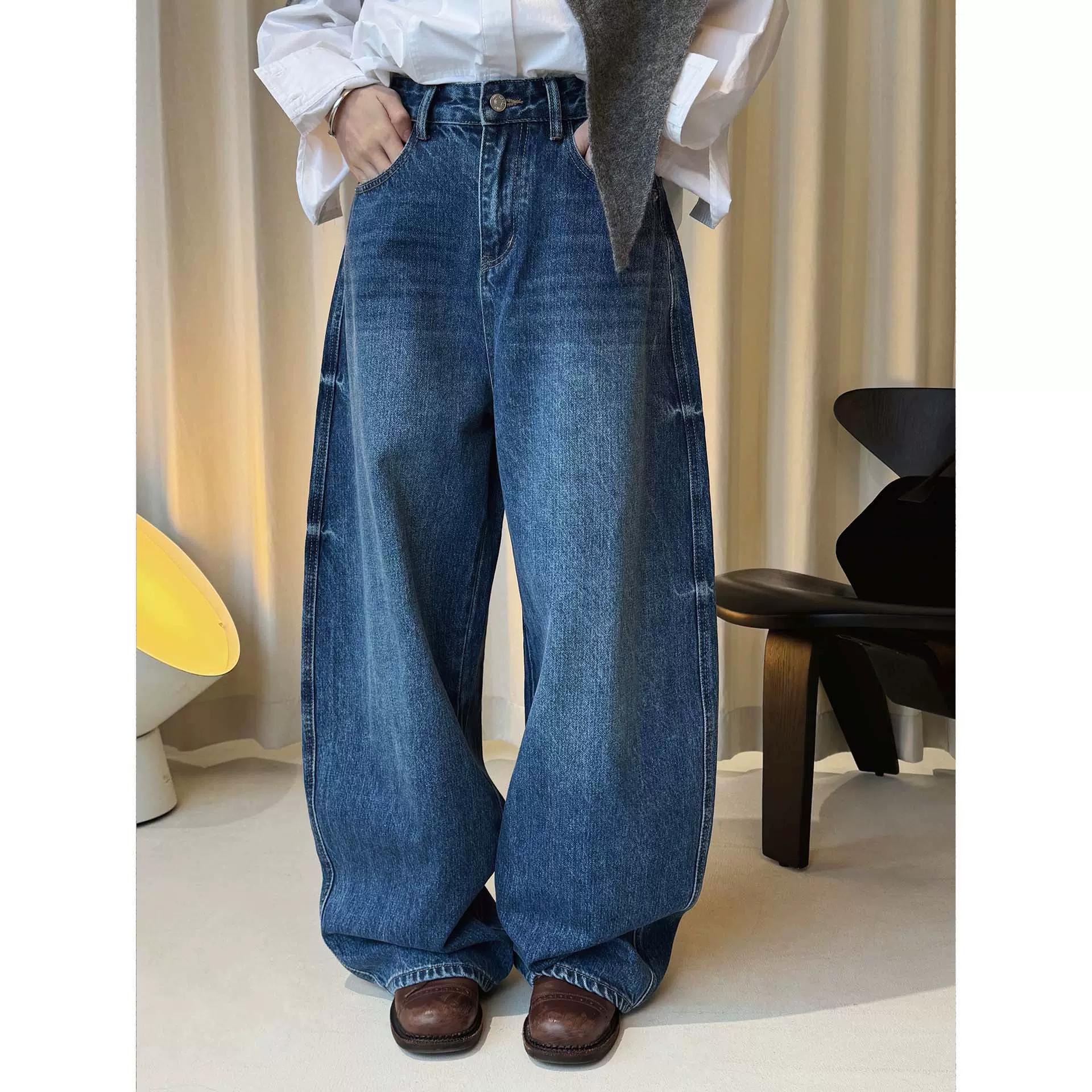 卢浮早春新款韩系简约时髦弯刀廓形阔腿牛仔裤宽松休闲长裤女