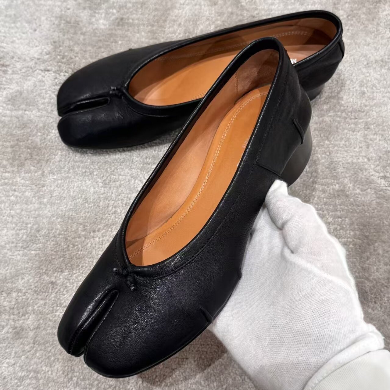 3cm Mid-heel Sheepskin Tabi Split-toe Shoes, Similar Style To Those...