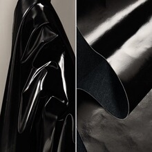 厚款无弹力 亮面纯黑色丝光皮革布料 幽暗丝滑鲨鱼皮质感柔软皮料