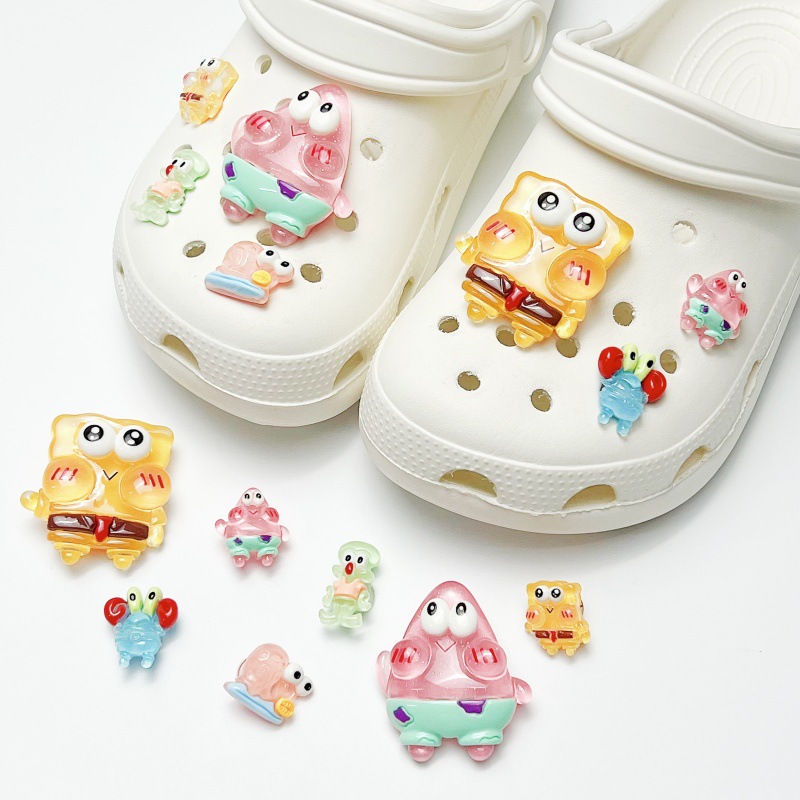 3D SpongeBob agujero accesorios zapatillas zapatillas decorativas DIY accesorios de jardín zapatos zapatos flores dibujos animados