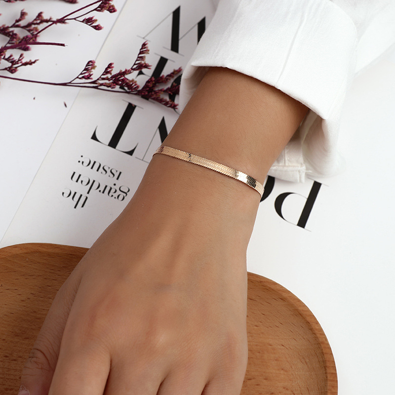 Brand elegant trend chain