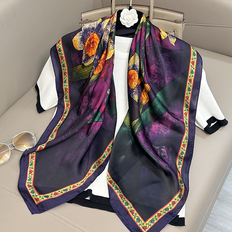 깊은 보라색 꽃