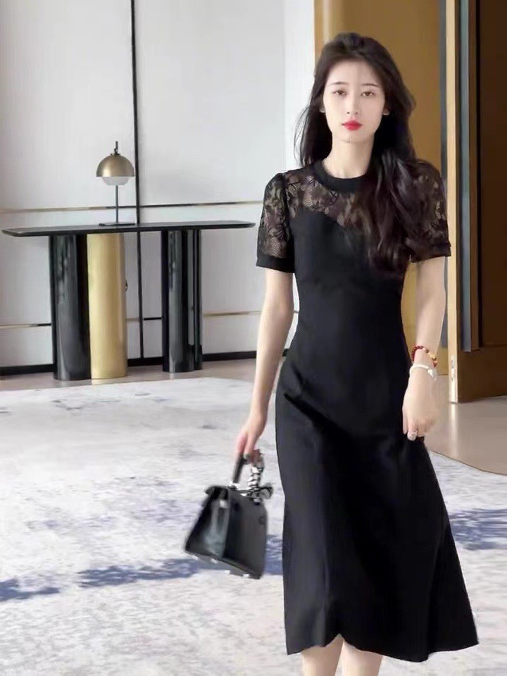 Đầm suông nữ midi phối chất liệu đen FL222380 — Váy liền màu đen
