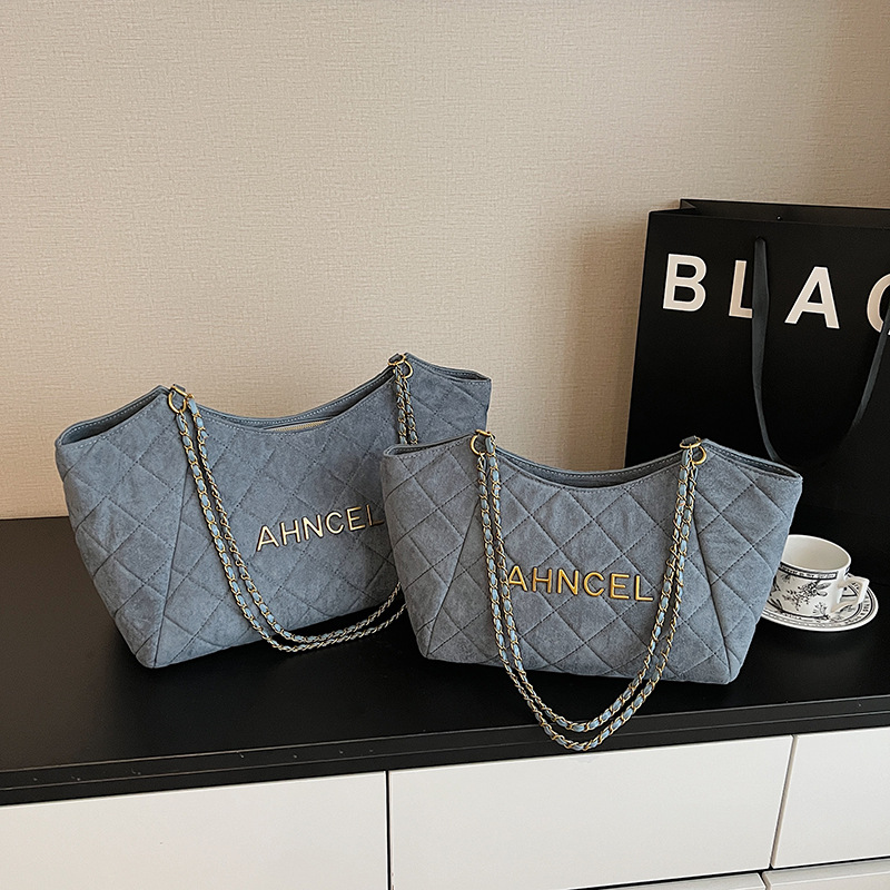 Bolsa de cadena de diamante transfronteriza bolsa de gran capacidad bolsa tote para mujeres otoño y invierno 2025 nueva bolsa de hombro de viaje de mano bolsa de brazo