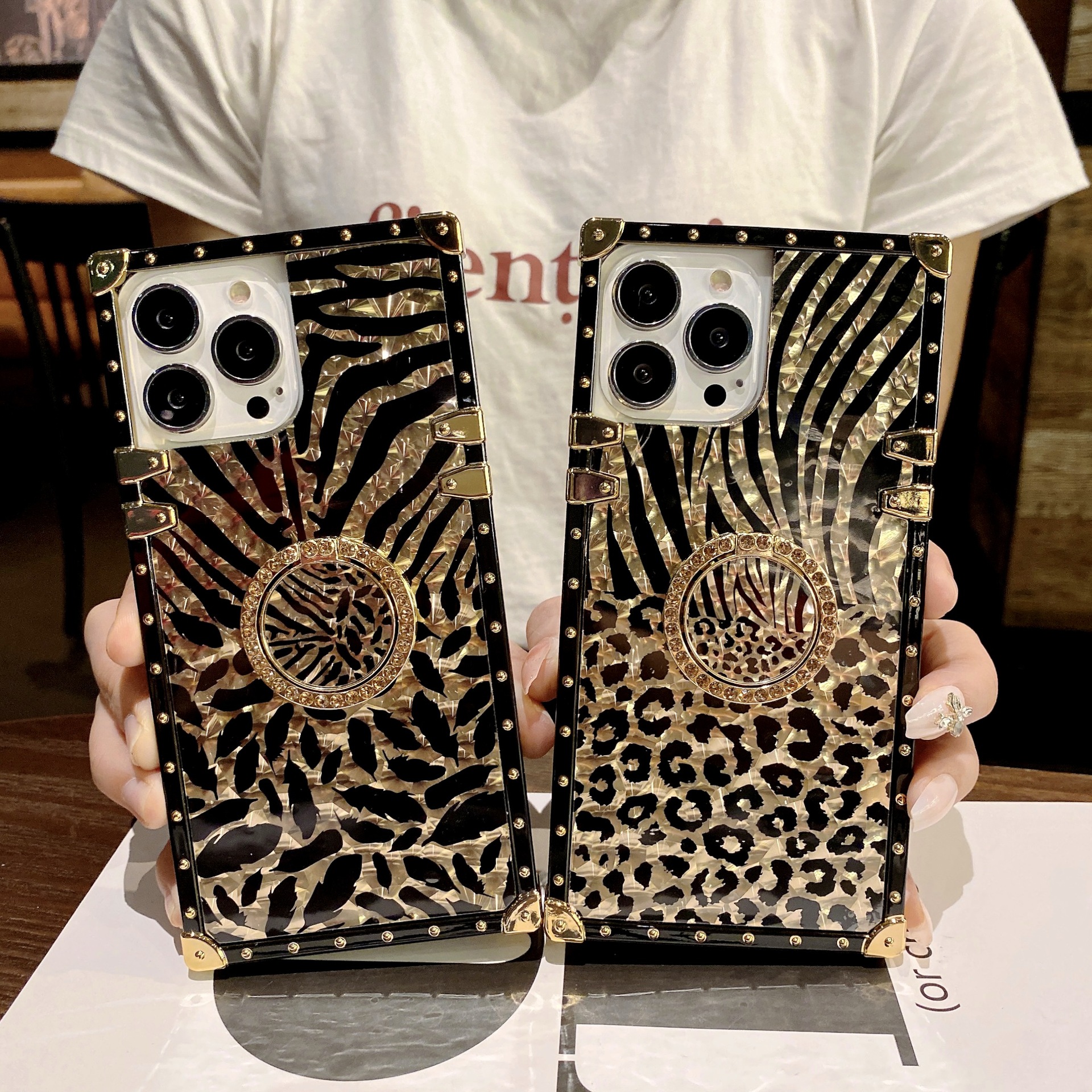 Samsung S24Ultra Square Fashion Leopard Classic Feather iPhone16 Trendy Phone Case for Foreign Trade