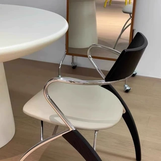 定制飞扬中古设计师餐椅家用简约轻奢休闲椅子网红靠背椅扶手椅子