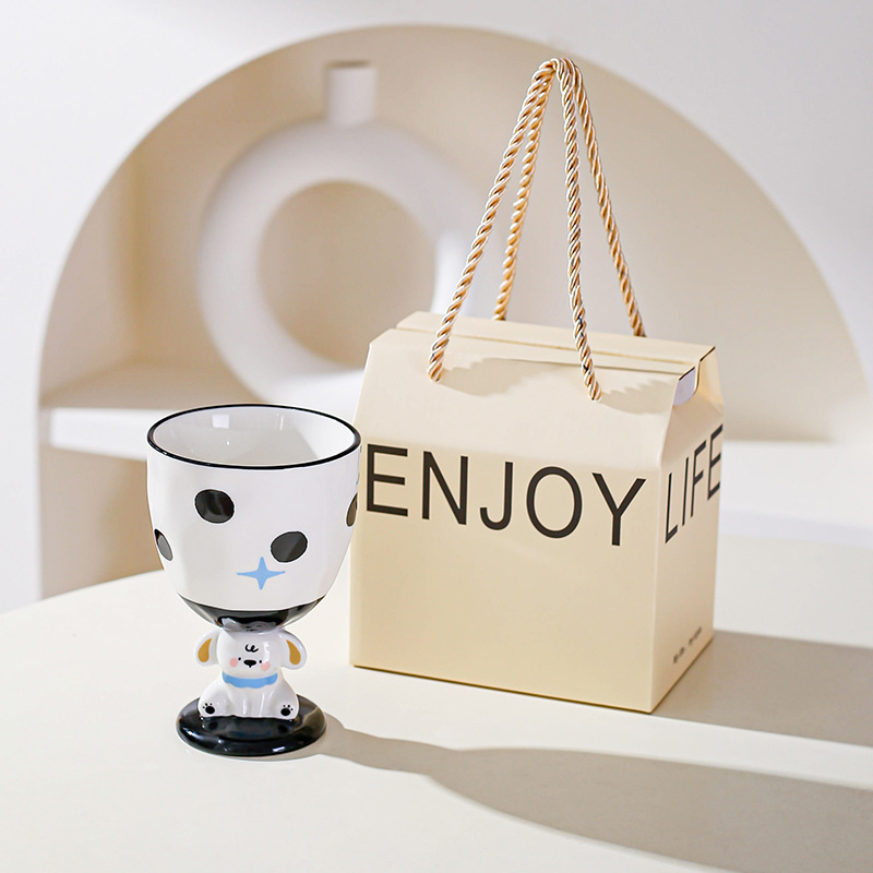 Cerámica de alto valor pintada a mano adorable cachorro taza de pie alto pareja taza de marca regalo de cumpleaños taza de agua para chicas