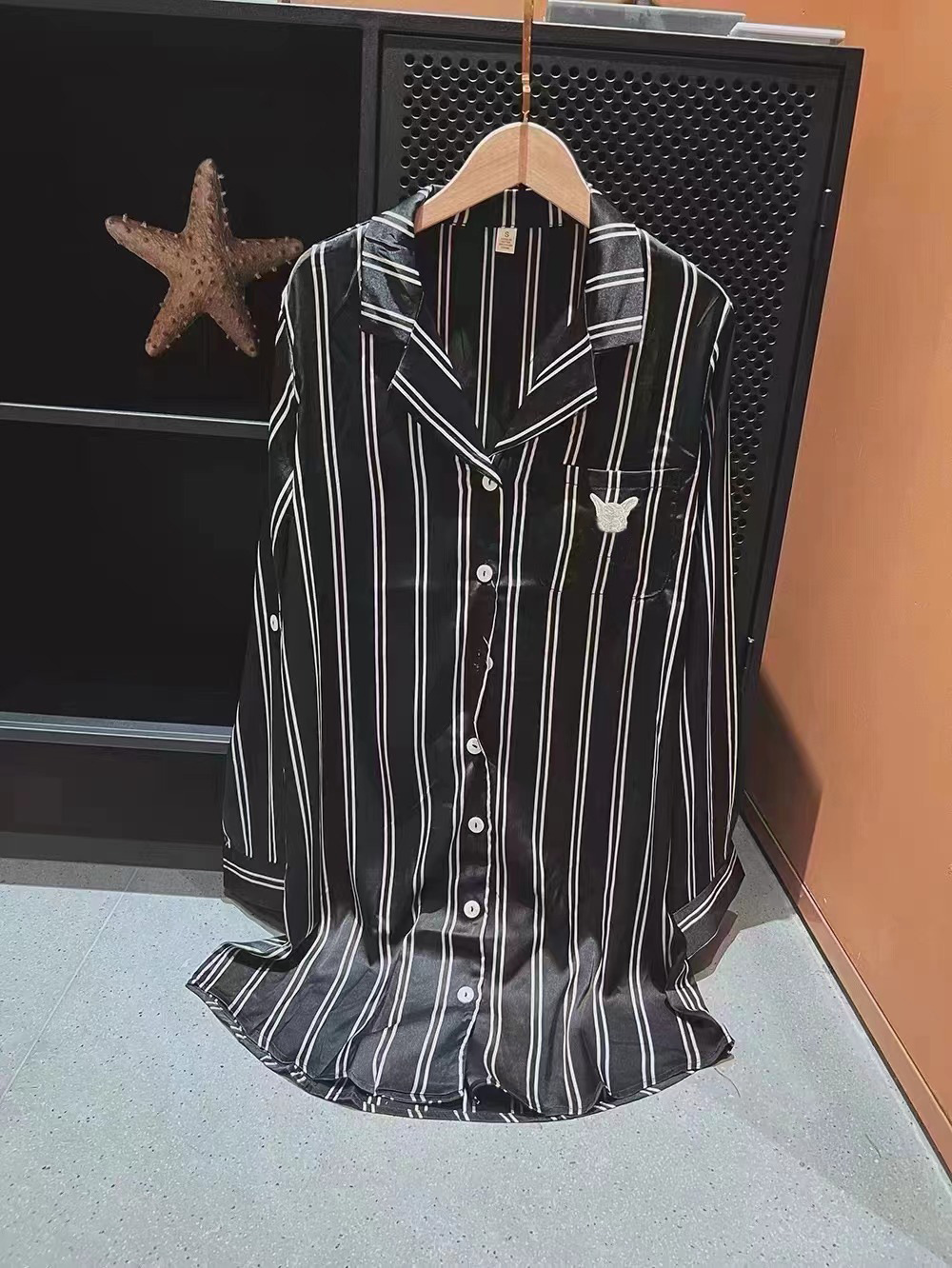 블랙 스트라이프 밀크 개 잠옷