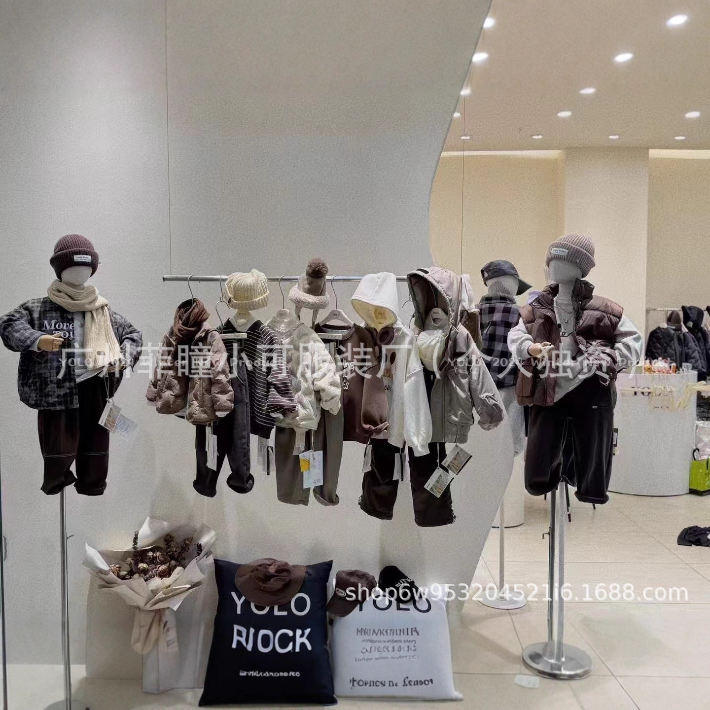 小资范 巴拉巴拉 品牌童装秋冬款羽绒服棉服工厂 实体店 直播货源