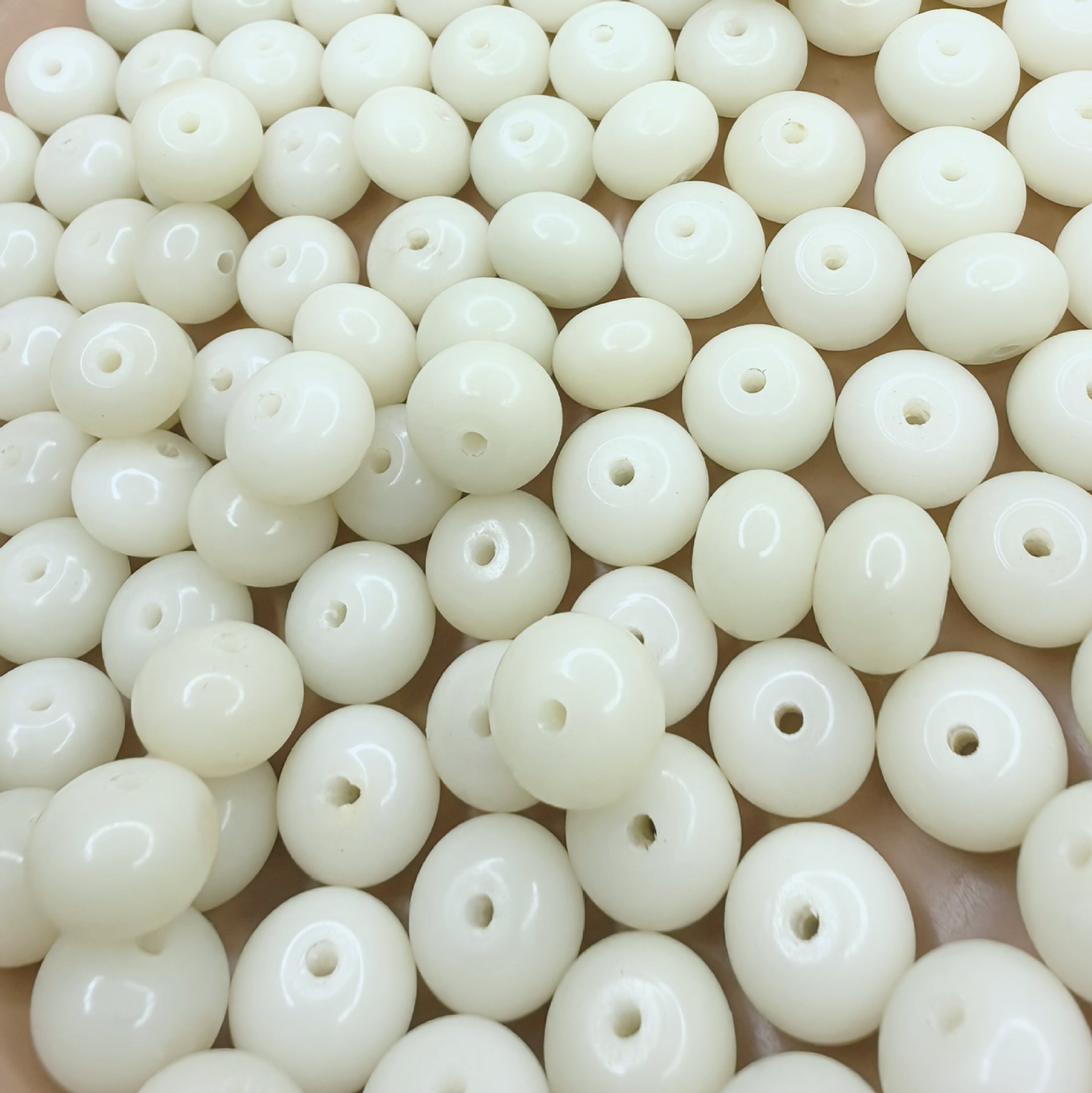 Бусины счетные белые 8х11мм