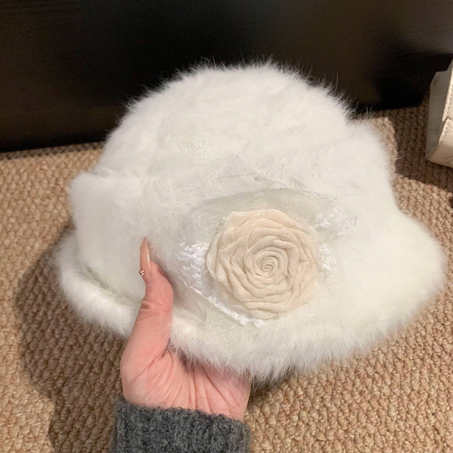 New Camellia Plush For Women Winter French Hepburn Style Elegant Beret Warm Exotic Lady Hat_voghion.com