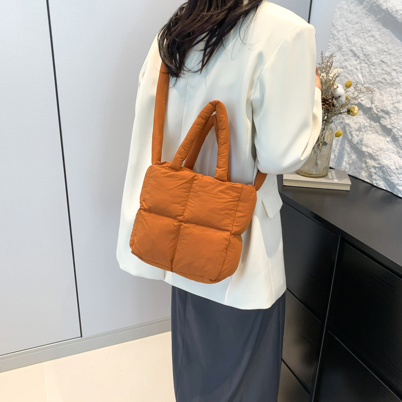 Women's square cotton filled cloud bag for women, simple cotton clothing, fashionable small square bag, light and stylish crossbody shoulder bag_voghion.com