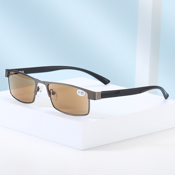 Fashionable glasses for elderly