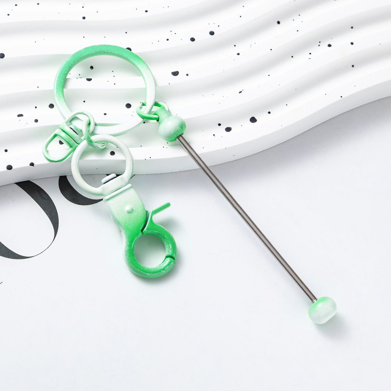 Llavero con cuentas de metal de personalidad creativa, llavero degradado multicolor al por mayor, colgante de joyería de red simple